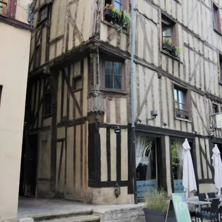 Troyes, 3 Pieces, 4 Personnes - Fr-1-543-156 דירה טרואה